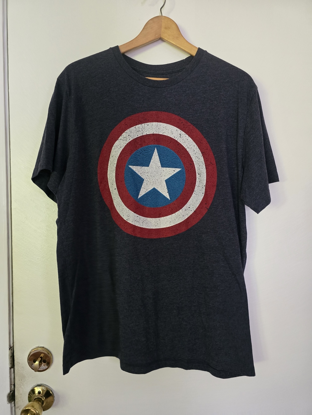 Old Navy Dark Gray Short Sleeve Tee with Marvel Captain America shield graphic